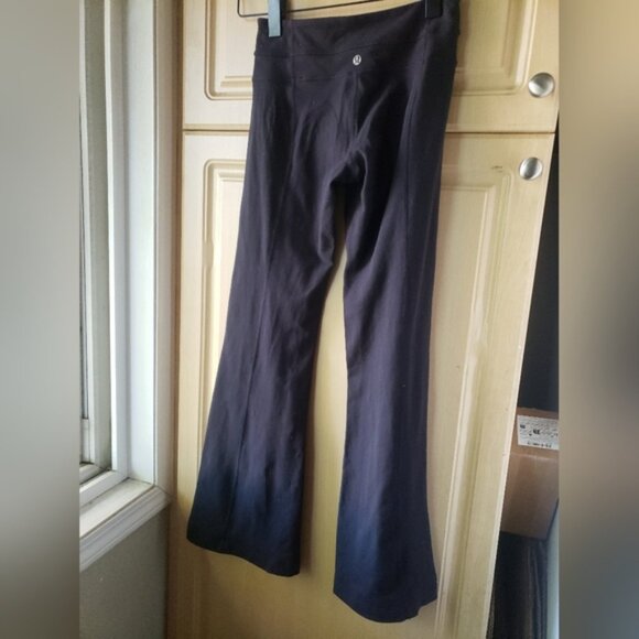 Lululemon Athleti a Bla k Flare Pants - Picture 4 of 7